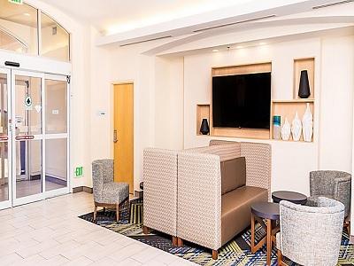 Holiday Express & Sw Springvalley By Ihg