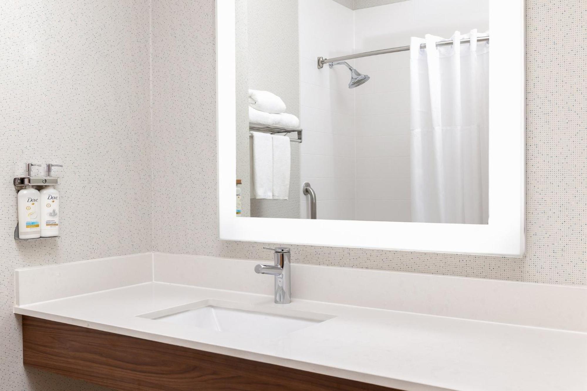 Hotel Express & Vegas Sw Springvalley By Ihg Las Vegas