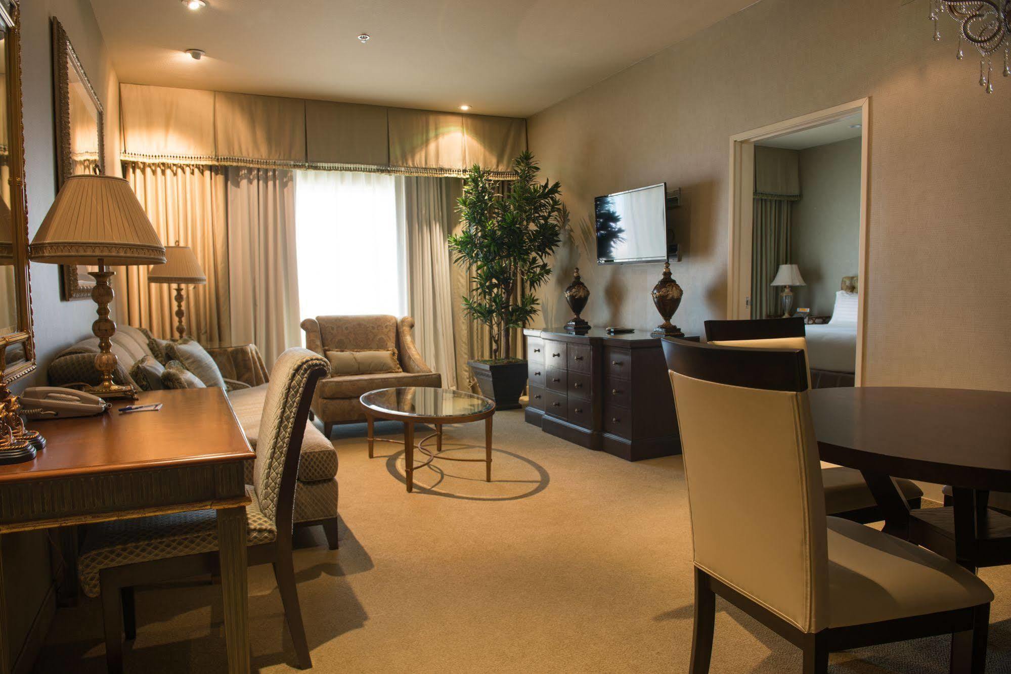 Holiday Express & Sw Springvalley By Ihg 3* Las Vegas
